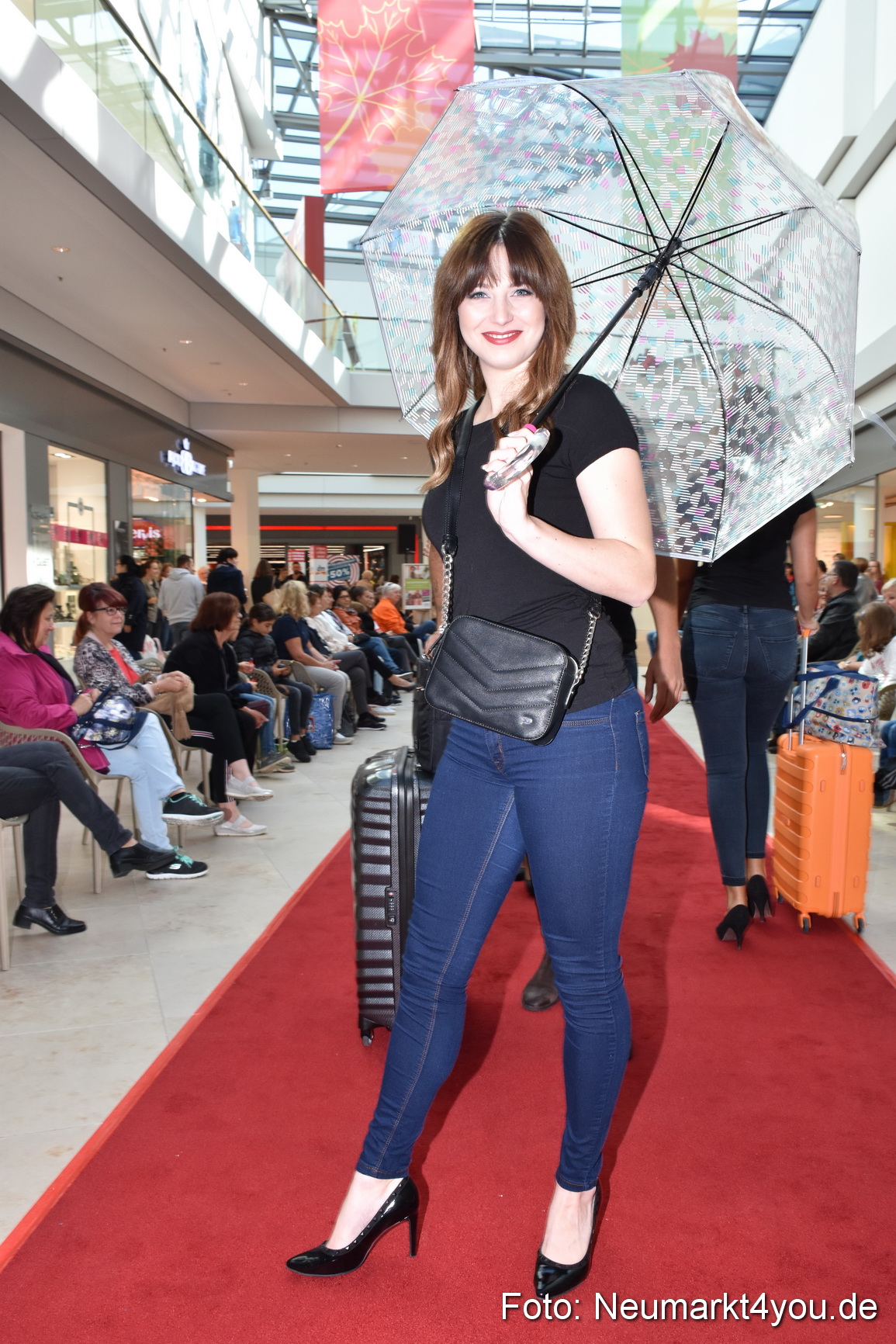 Herbstmodenschau NeuerMarkt 290918 0031