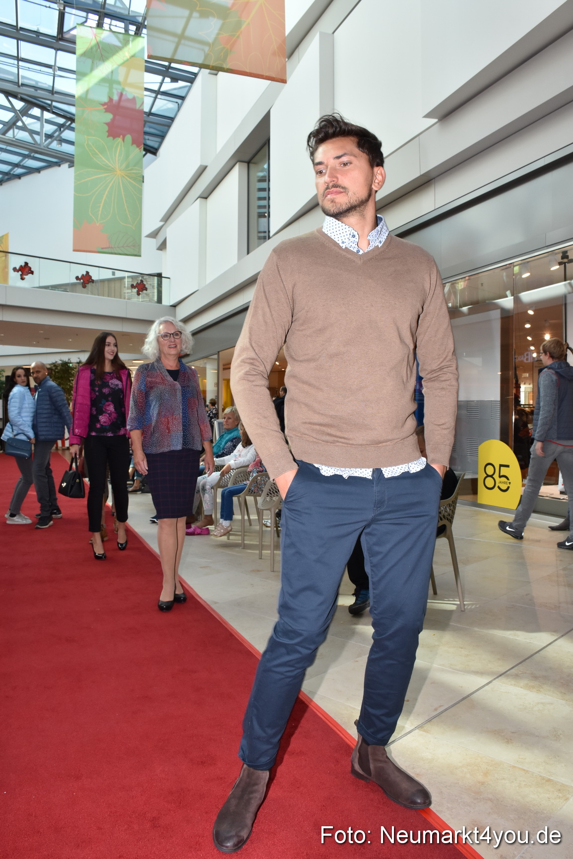 Herbstmodenschau NeuerMarkt 290918 0042