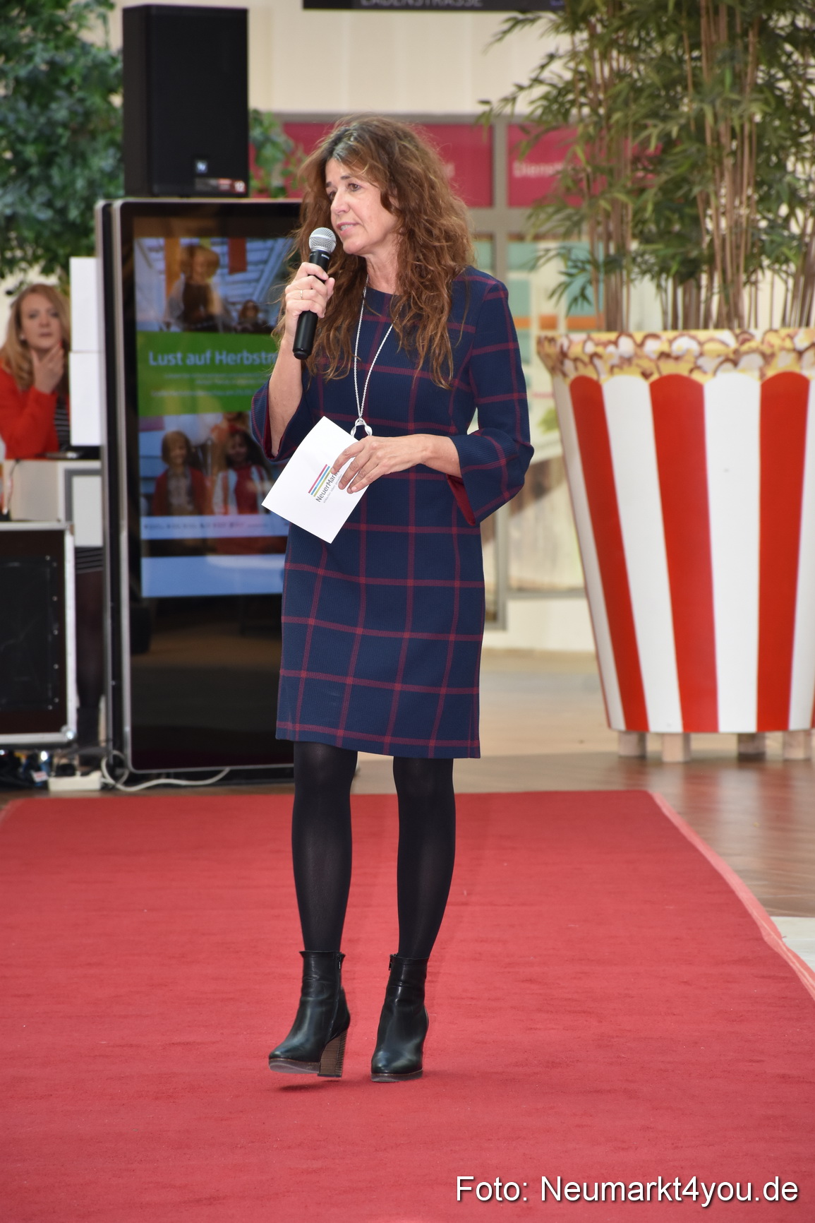 Herbstmodenschau NeuerMarkt 290918 0050