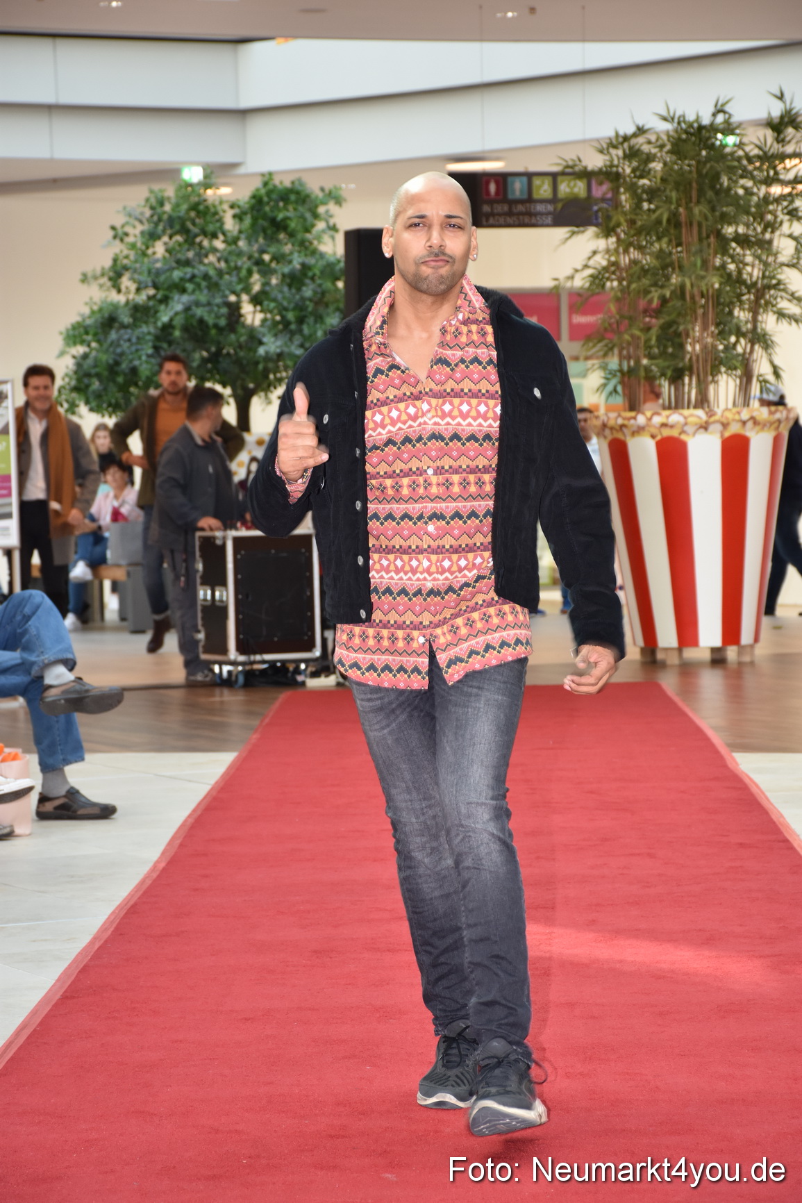 Herbstmodenschau NeuerMarkt 290918 0051