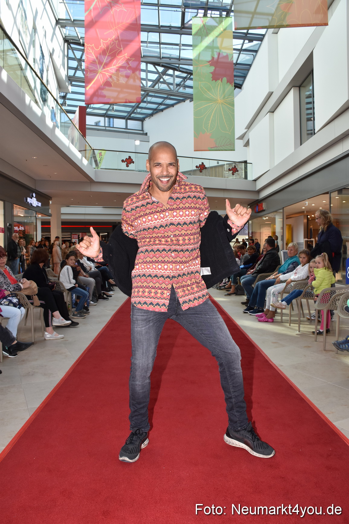 Herbstmodenschau NeuerMarkt 290918 0052