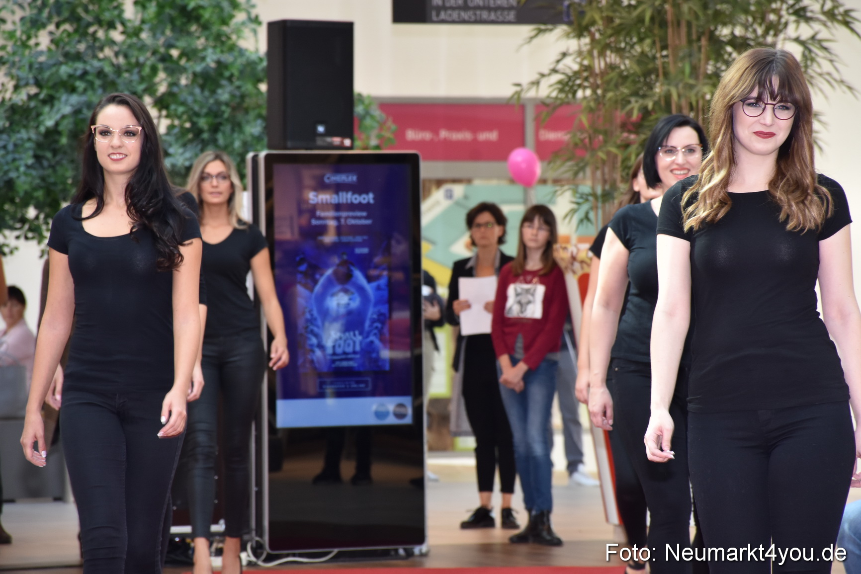 Herbstmodenschau NeuerMarkt 290918 0073