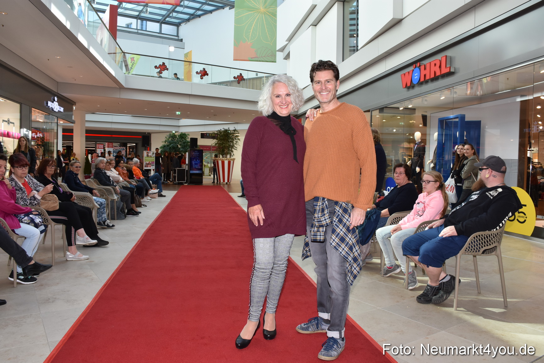 Herbstmodenschau NeuerMarkt 290918 0087