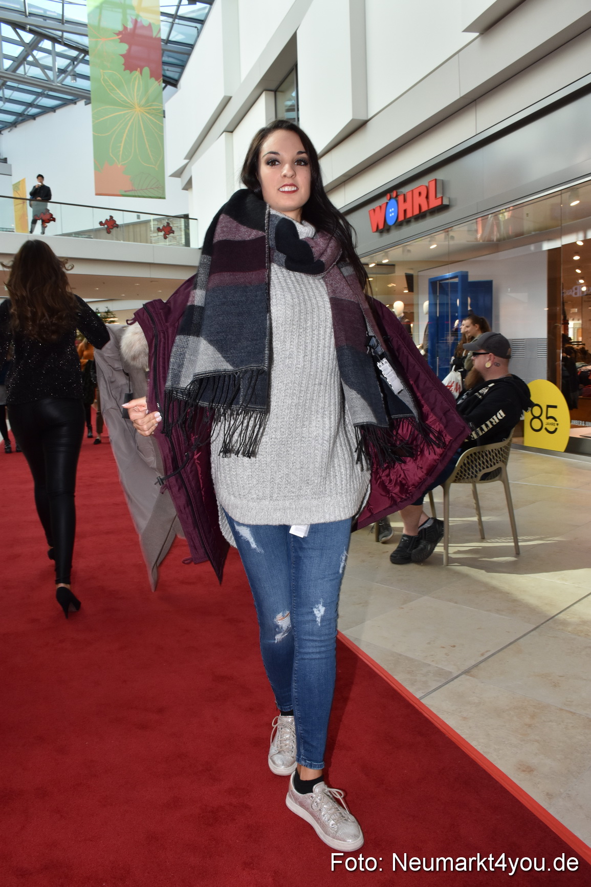 Herbstmodenschau NeuerMarkt 290918 0098