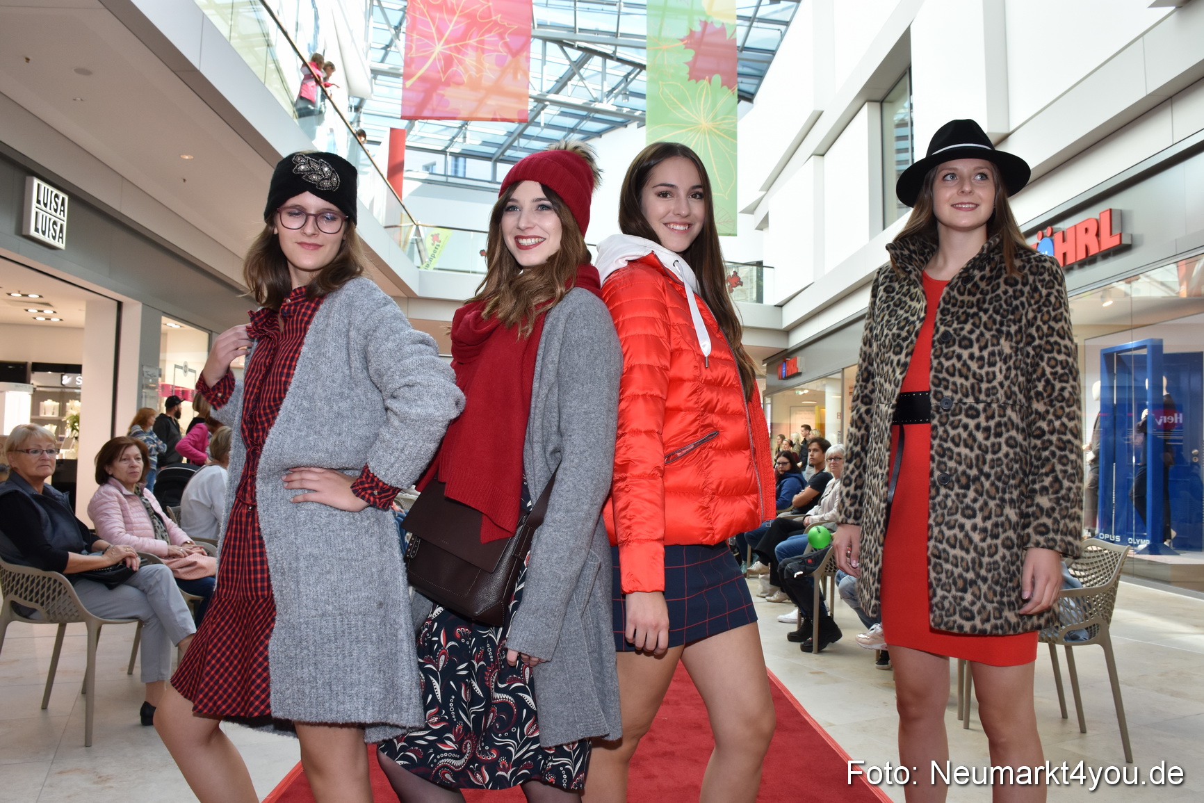 Herbstmodenschau NeuerMarkt 290918 0120