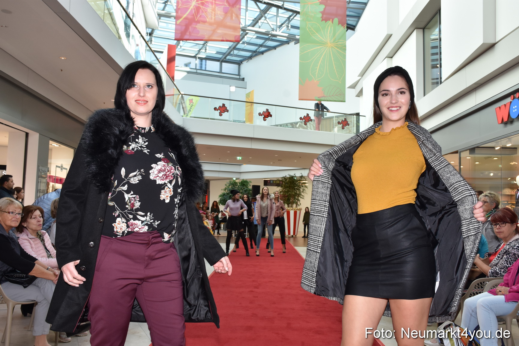 Herbstmodenschau NeuerMarkt 290918 0158