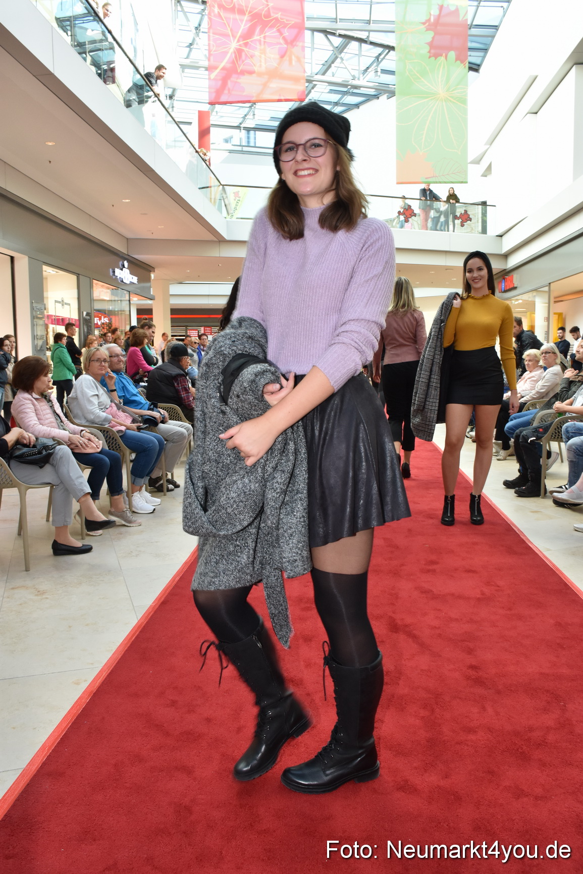 Herbstmodenschau NeuerMarkt 290918 0167