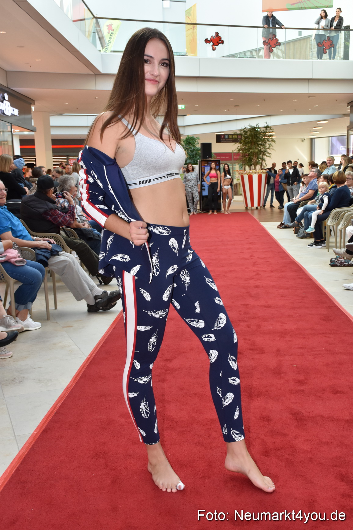 Herbstmodenschau NeuerMarkt 290918 0187