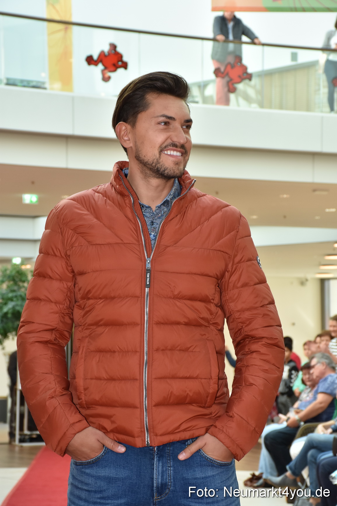 Herbstmodenschau NeuerMarkt 290918 0195