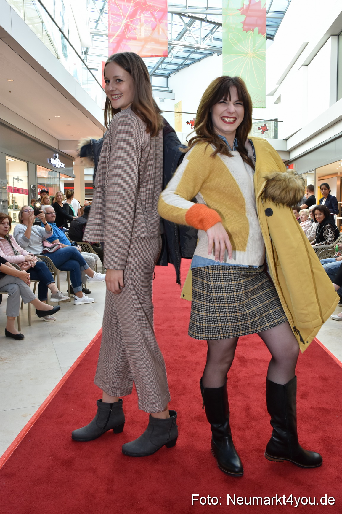 Herbstmodenschau NeuerMarkt 290918 0200