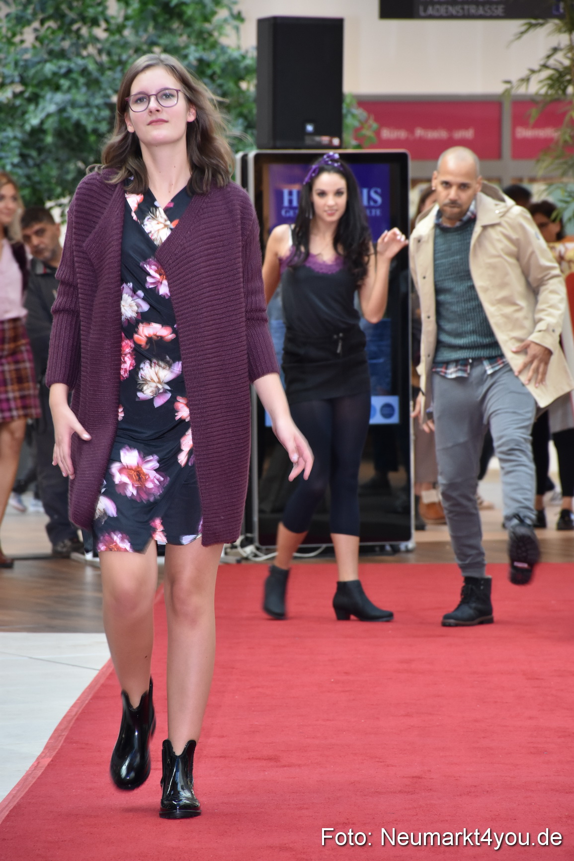 Herbstmodenschau NeuerMarkt 290918 0209