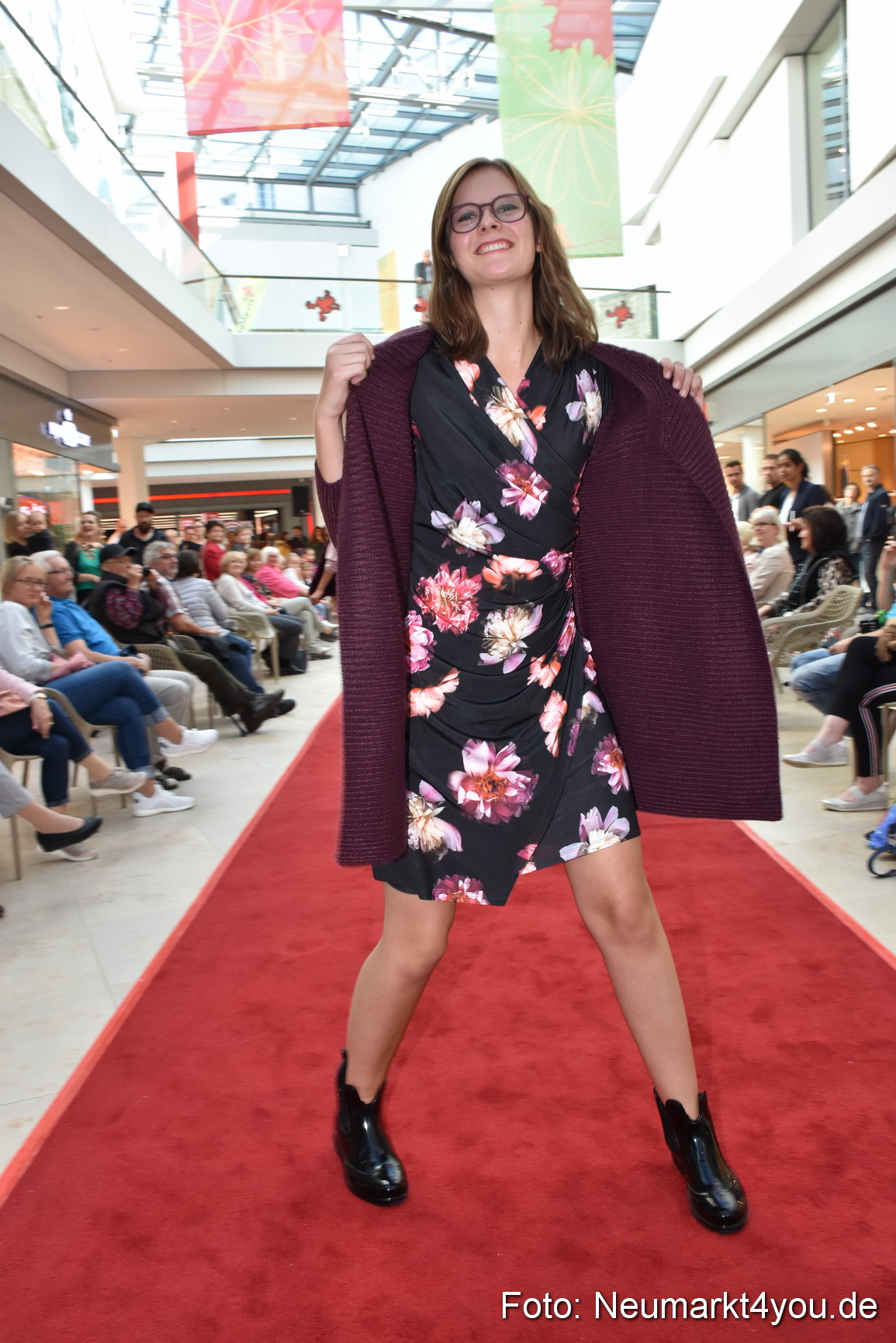 Herbstmodenschau NeuerMarkt 290918 0213