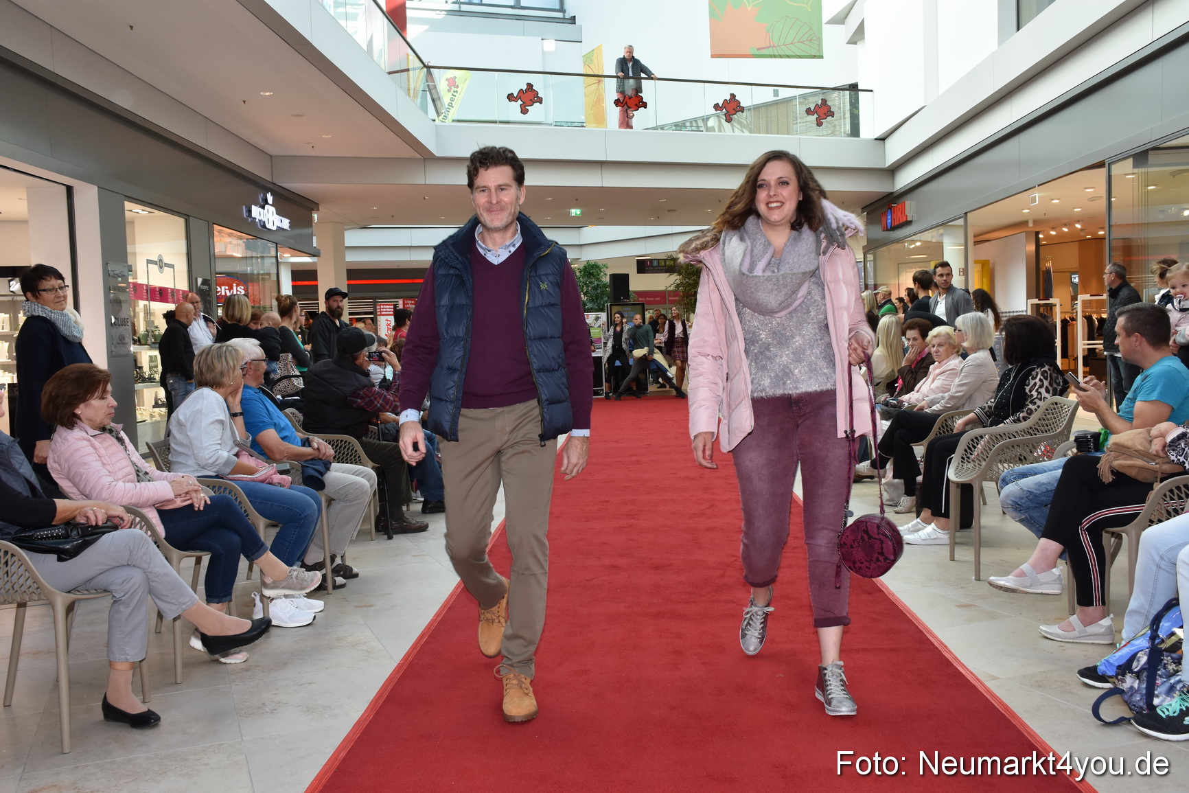 Herbstmodenschau NeuerMarkt 290918 0219