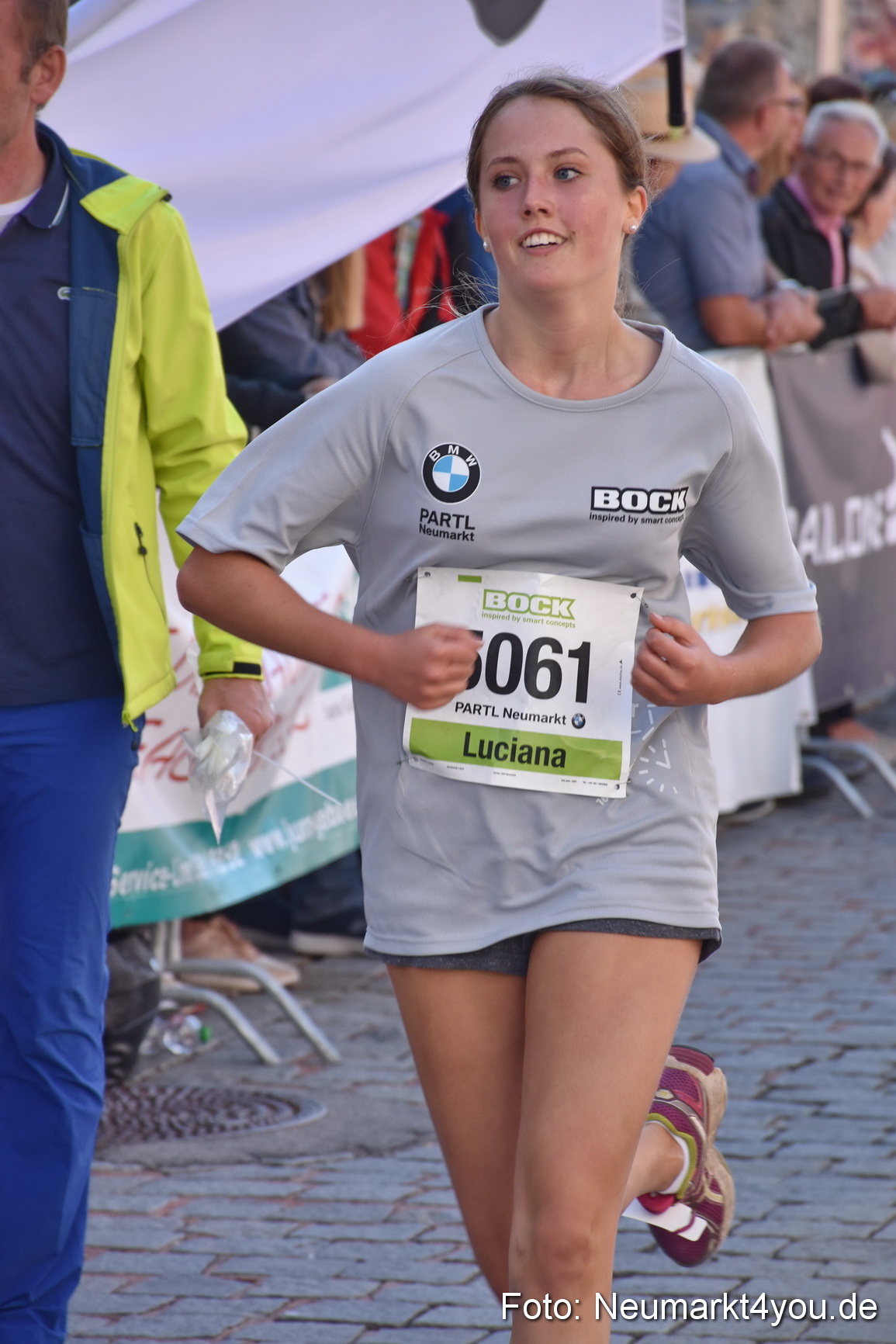 Zieleinlauf Stadtlauf Neumarkt 2018 0024