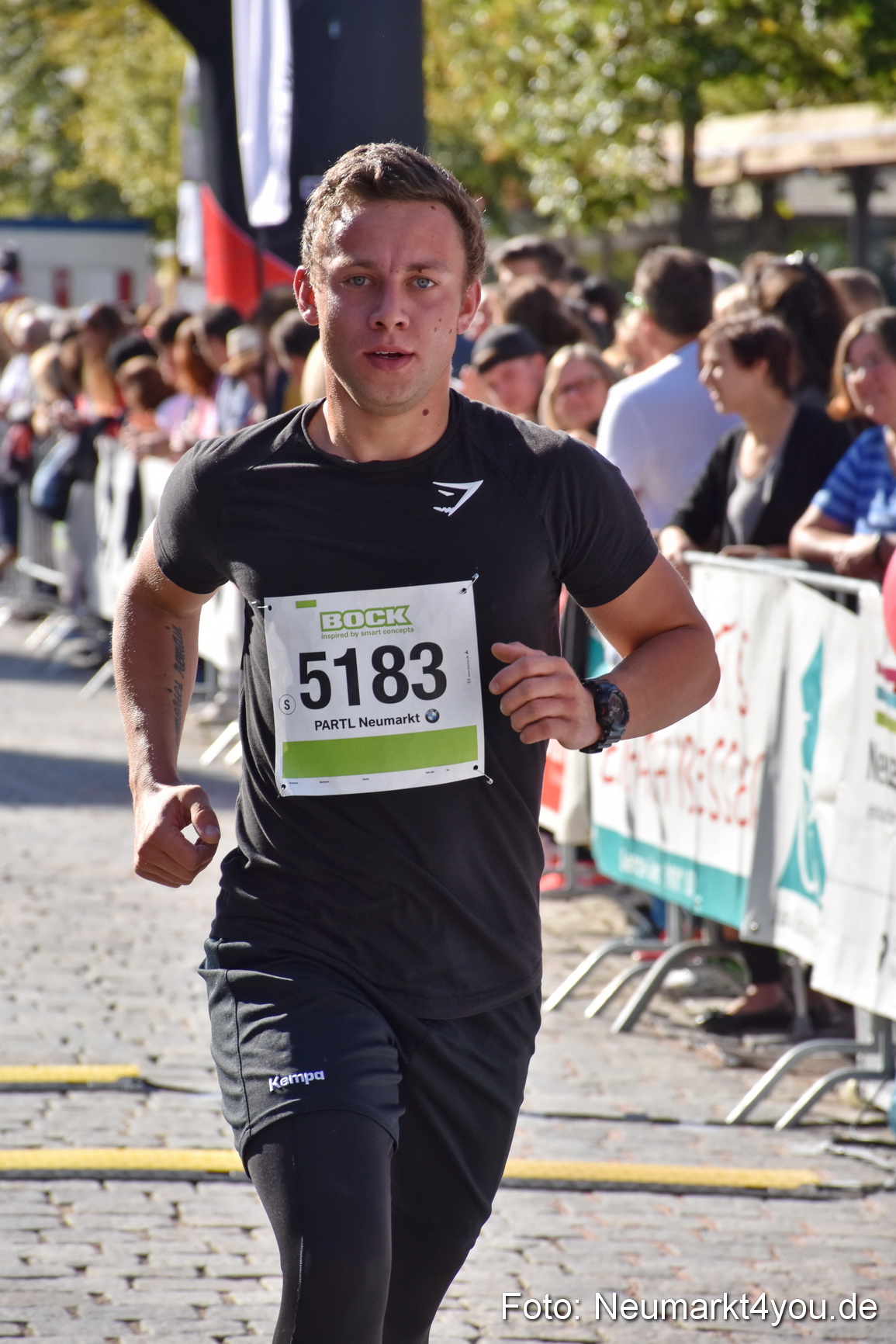 Zieleinlauf Stadtlauf Neumarkt 2018 0028
