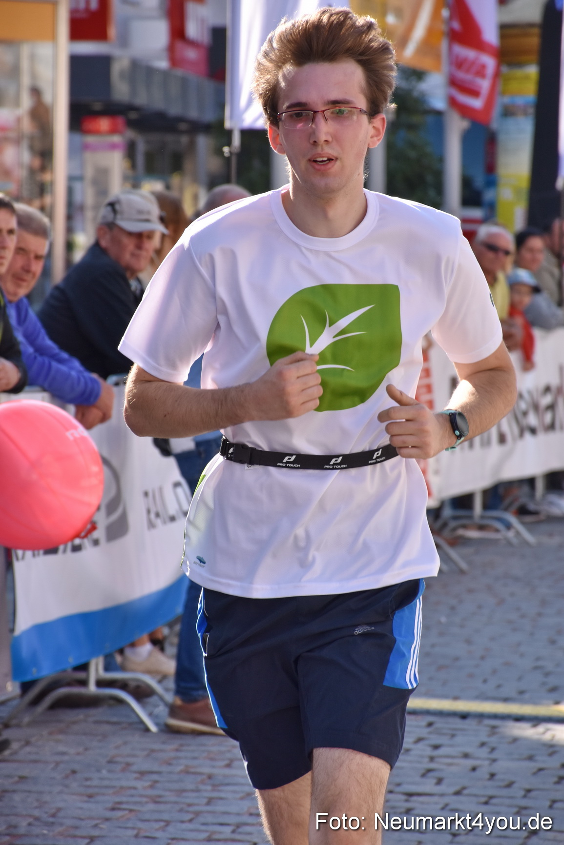 Zieleinlauf Stadtlauf Neumarkt 2018 0036