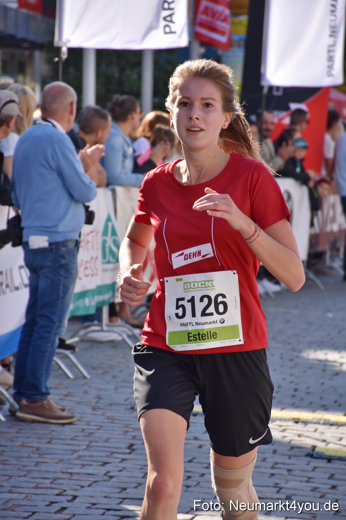 Zieleinlauf Stadtlauf Neumarkt 2018 0040