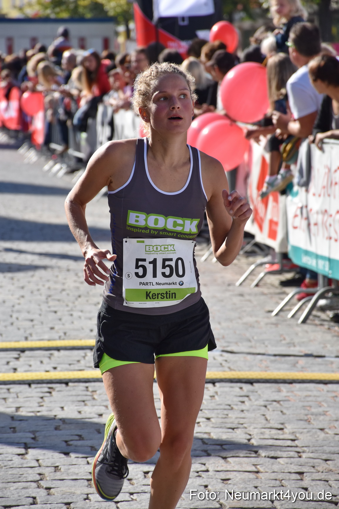 Zieleinlauf Stadtlauf Neumarkt 2018 0047