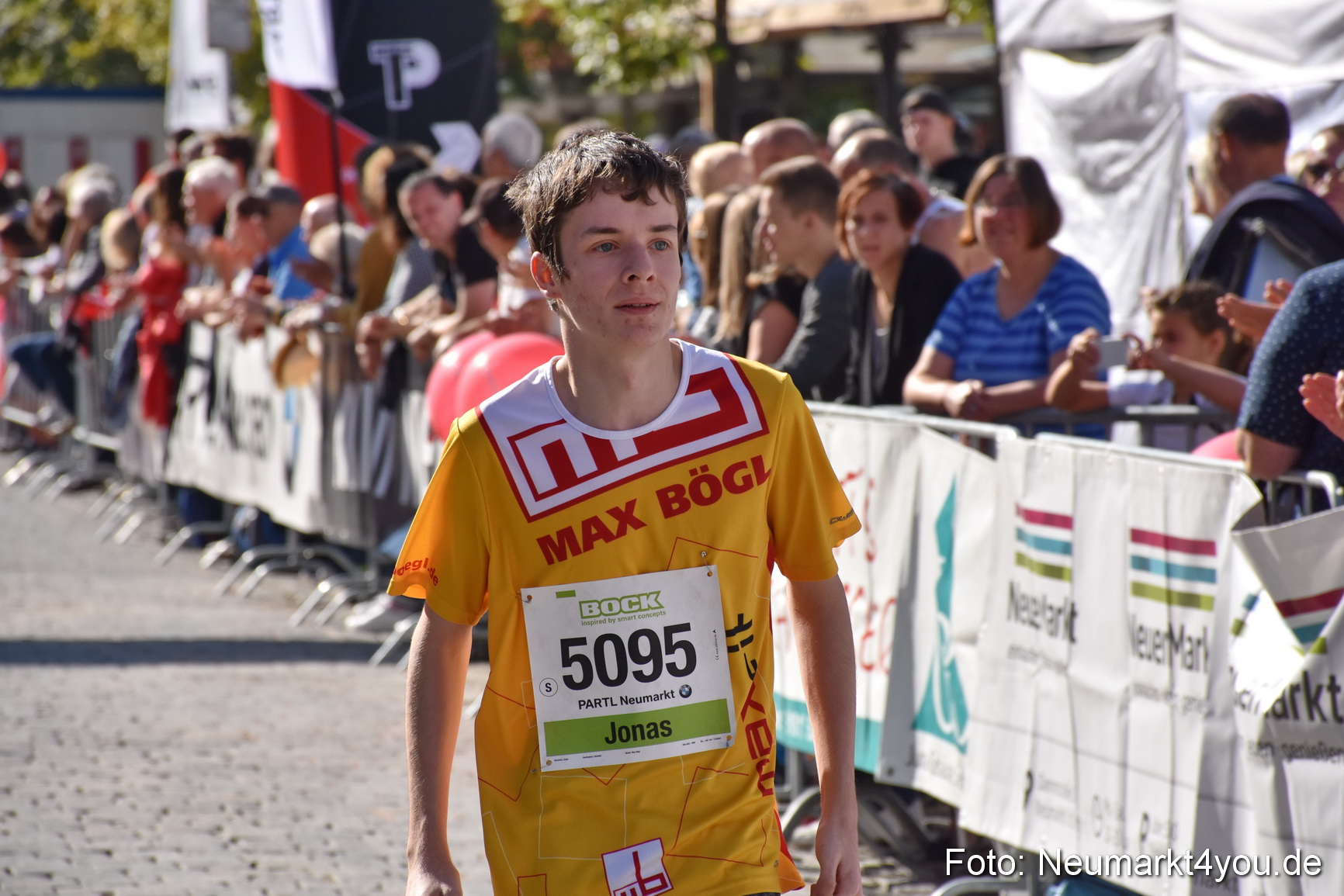 Zieleinlauf Stadtlauf Neumarkt 2018 0148