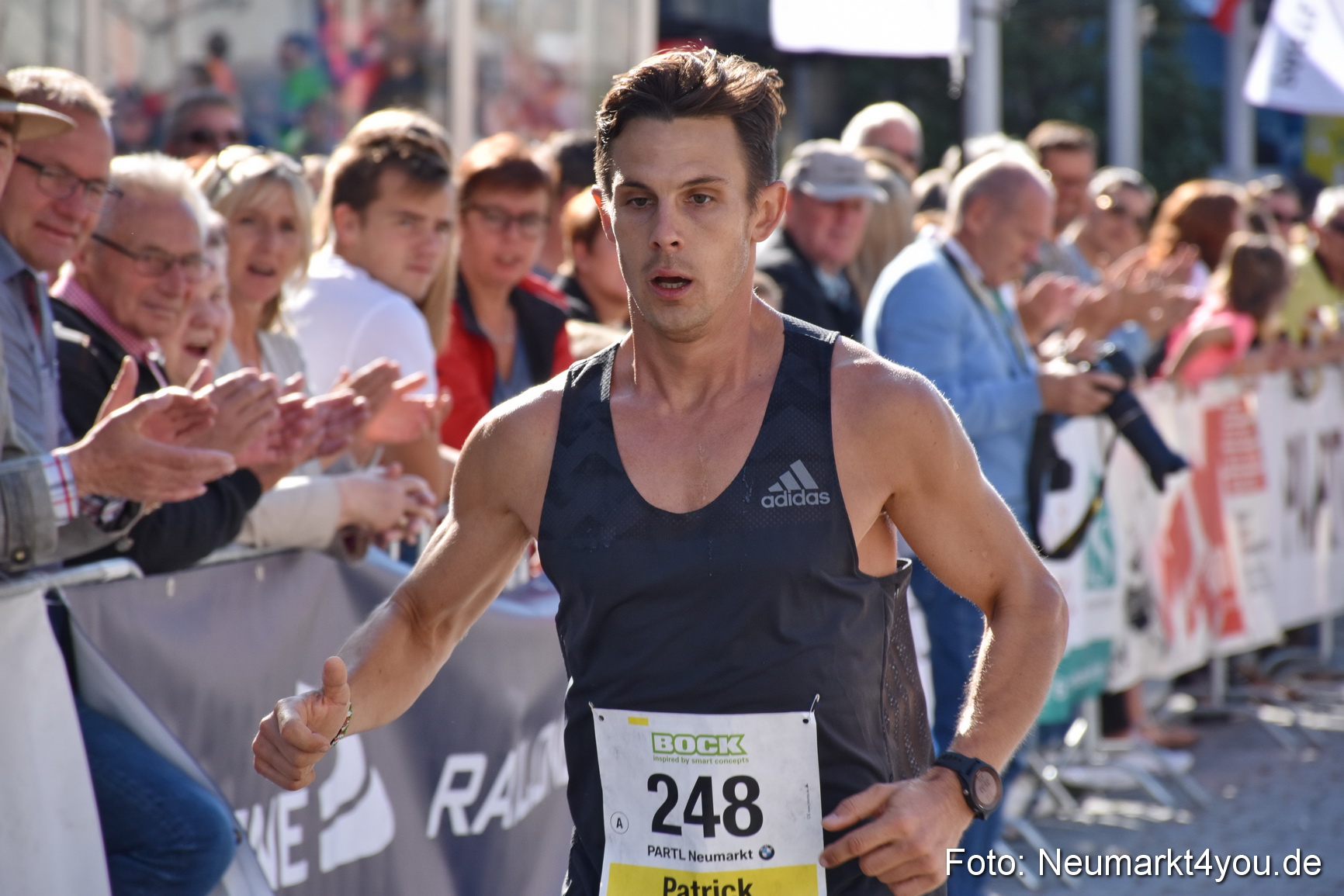 Zieleinlauf Stadtlauf Neumarkt 2018 0173