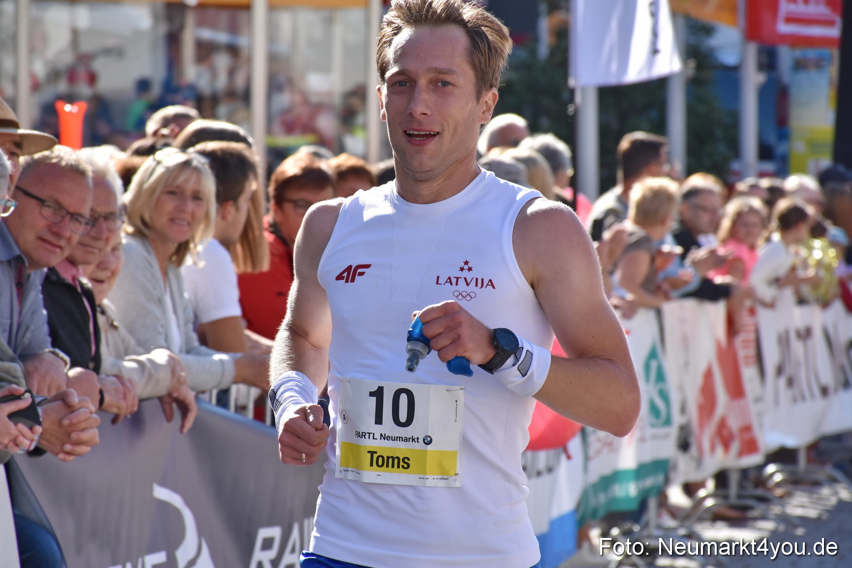 Zieleinlauf Stadtlauf Neumarkt 2018 0196