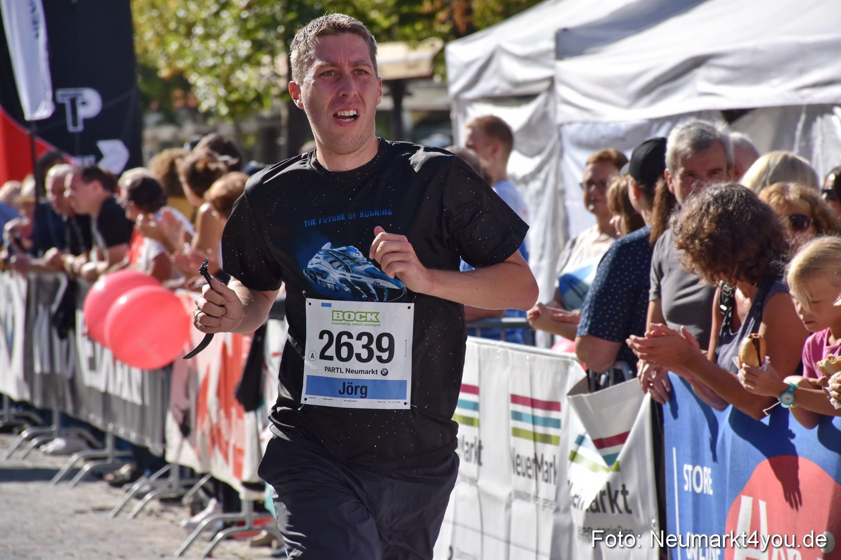 Zieleinlauf Stadtlauf Neumarkt 2018 0215