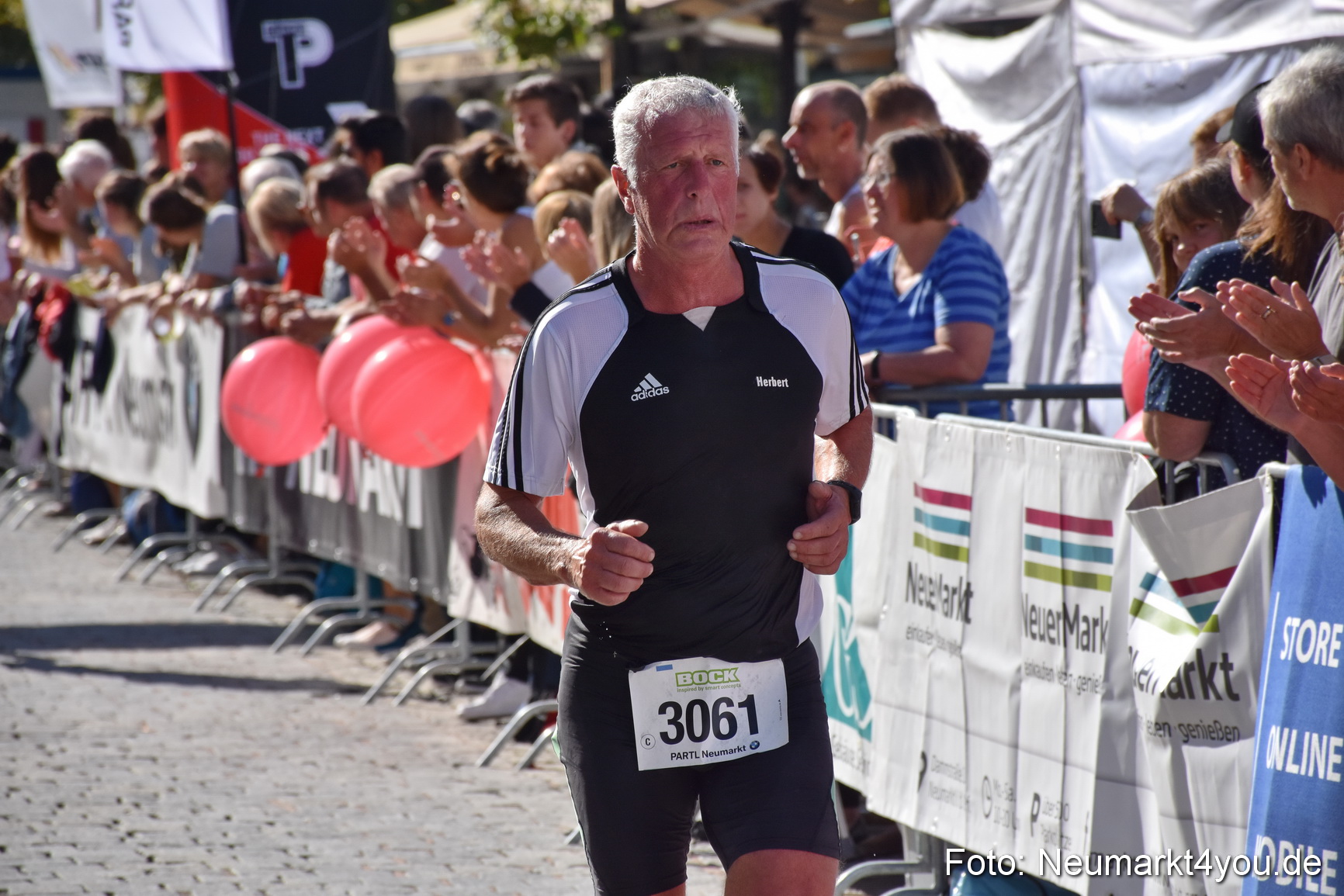 Zieleinlauf Stadtlauf Neumarkt 2018 0302