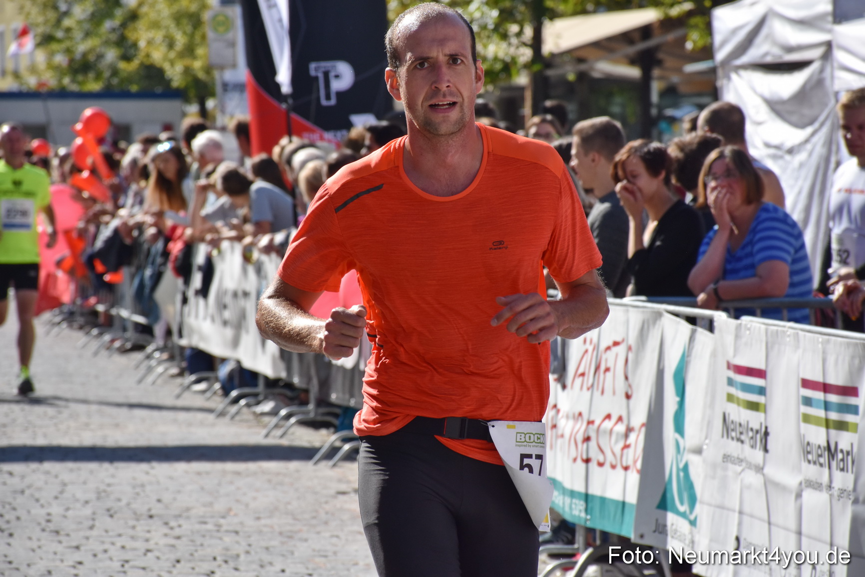 Zieleinlauf Stadtlauf Neumarkt 2018 0336