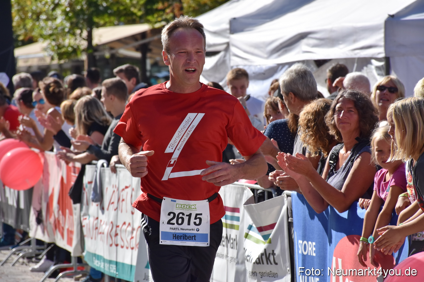 Zieleinlauf Stadtlauf Neumarkt 2018 0380