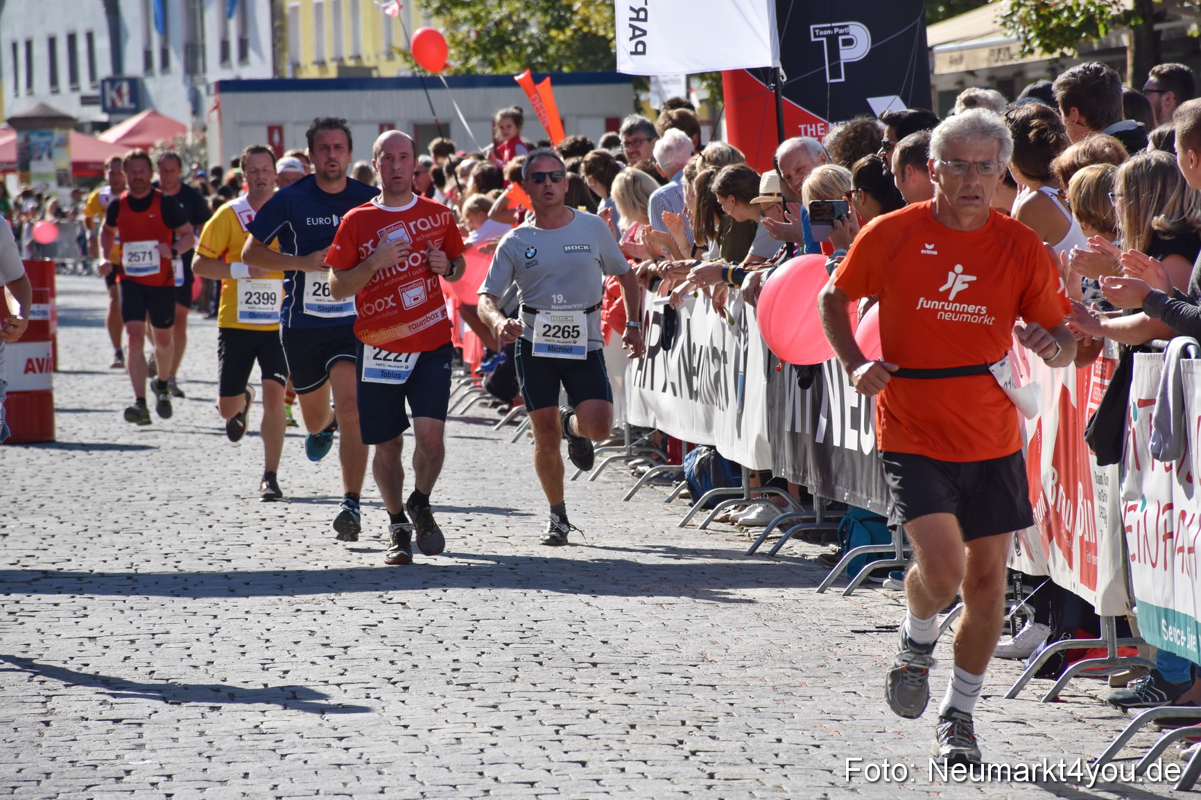 Zieleinlauf Stadtlauf Neumarkt 2018 0408