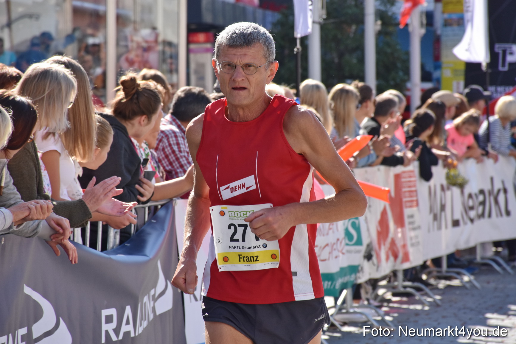 Zieleinlauf Stadtlauf Neumarkt 2018 0442