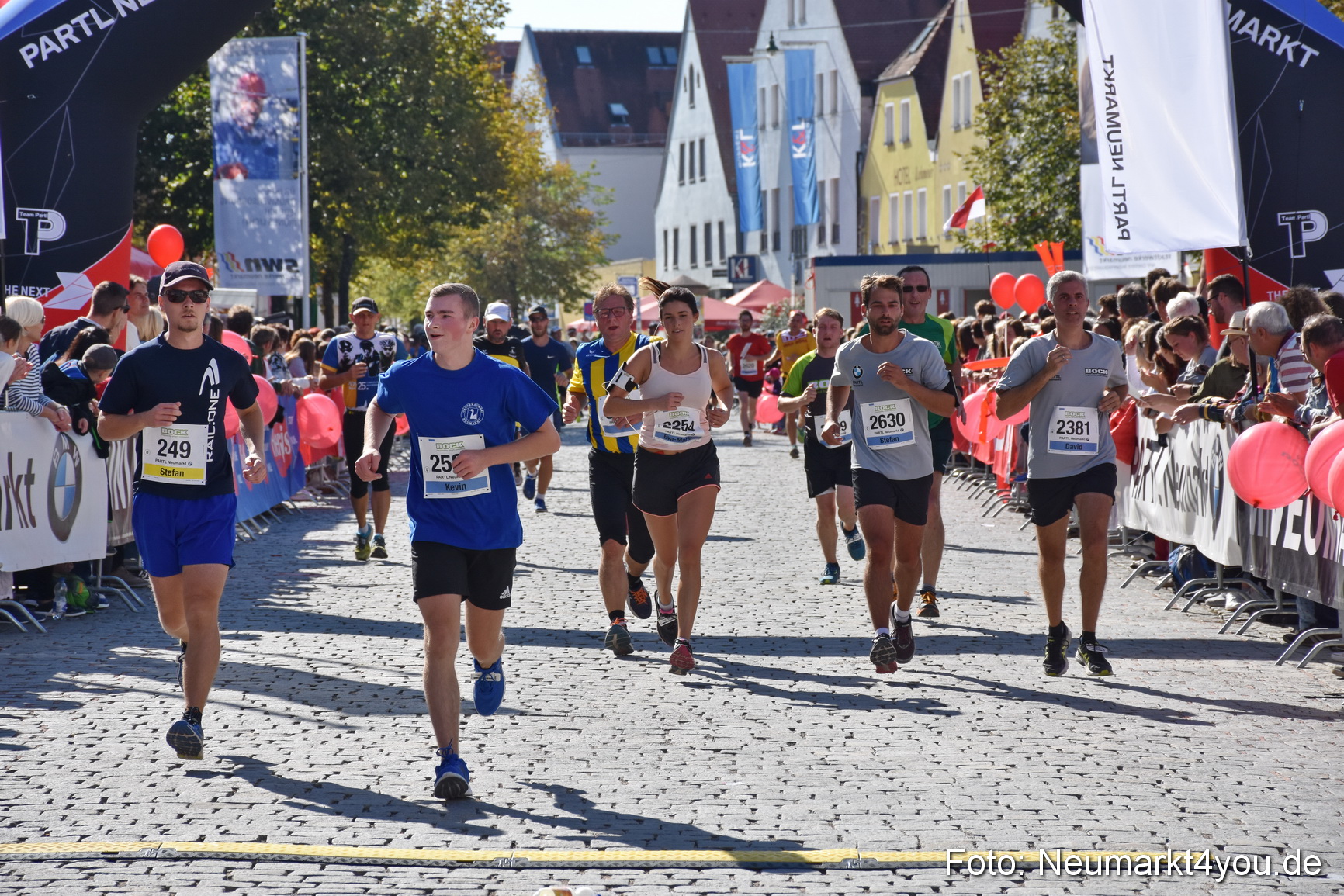 Zieleinlauf Stadtlauf Neumarkt 2018 0469