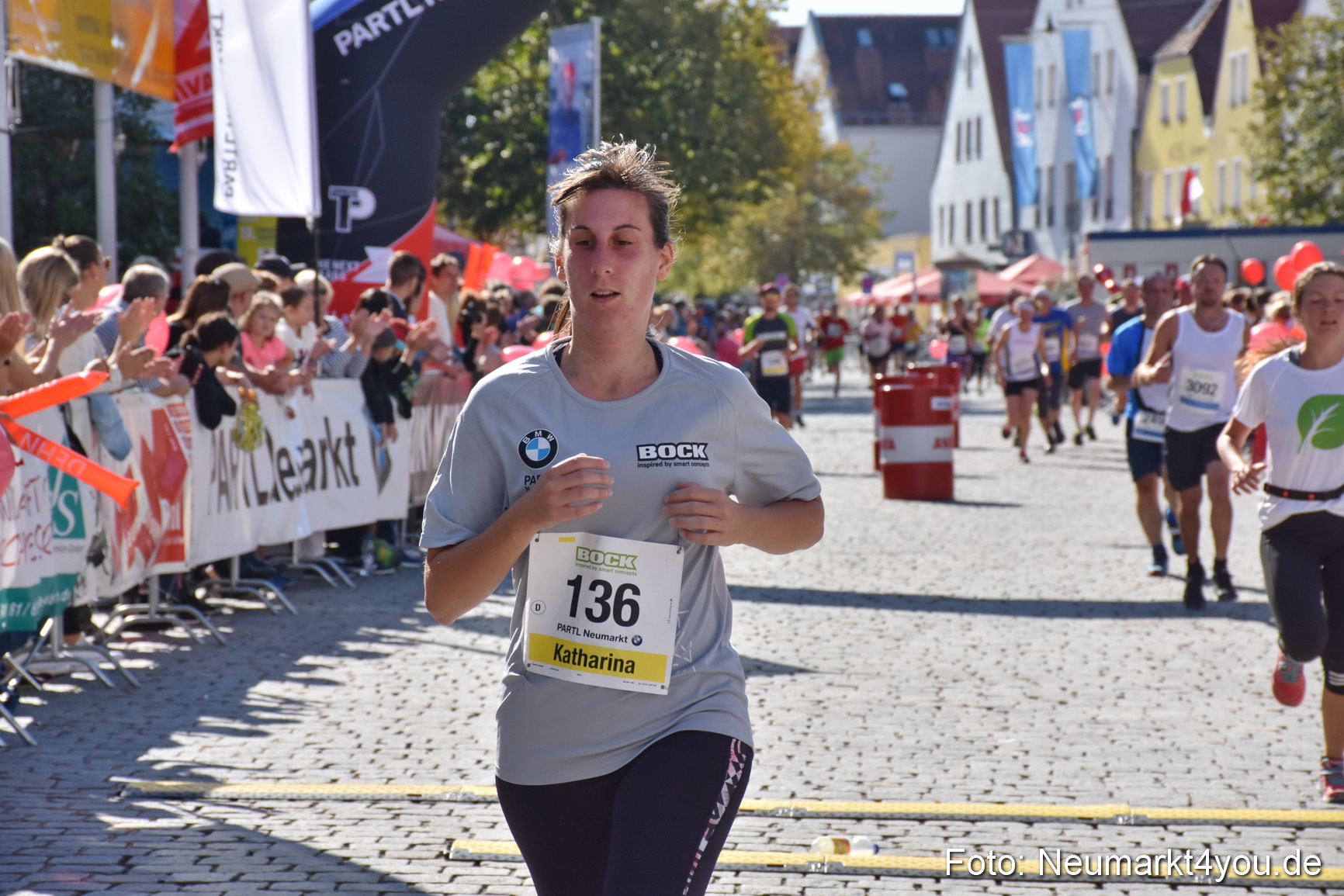 Zieleinlauf Stadtlauf Neumarkt 2018 0480