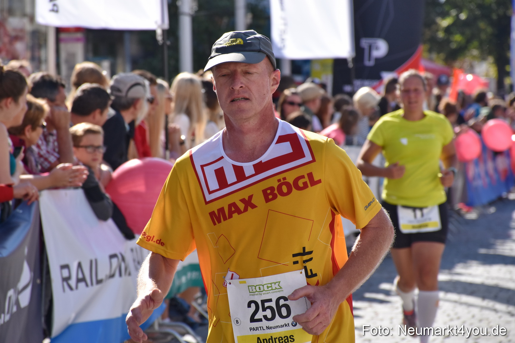 Zieleinlauf Stadtlauf Neumarkt 2018 0492