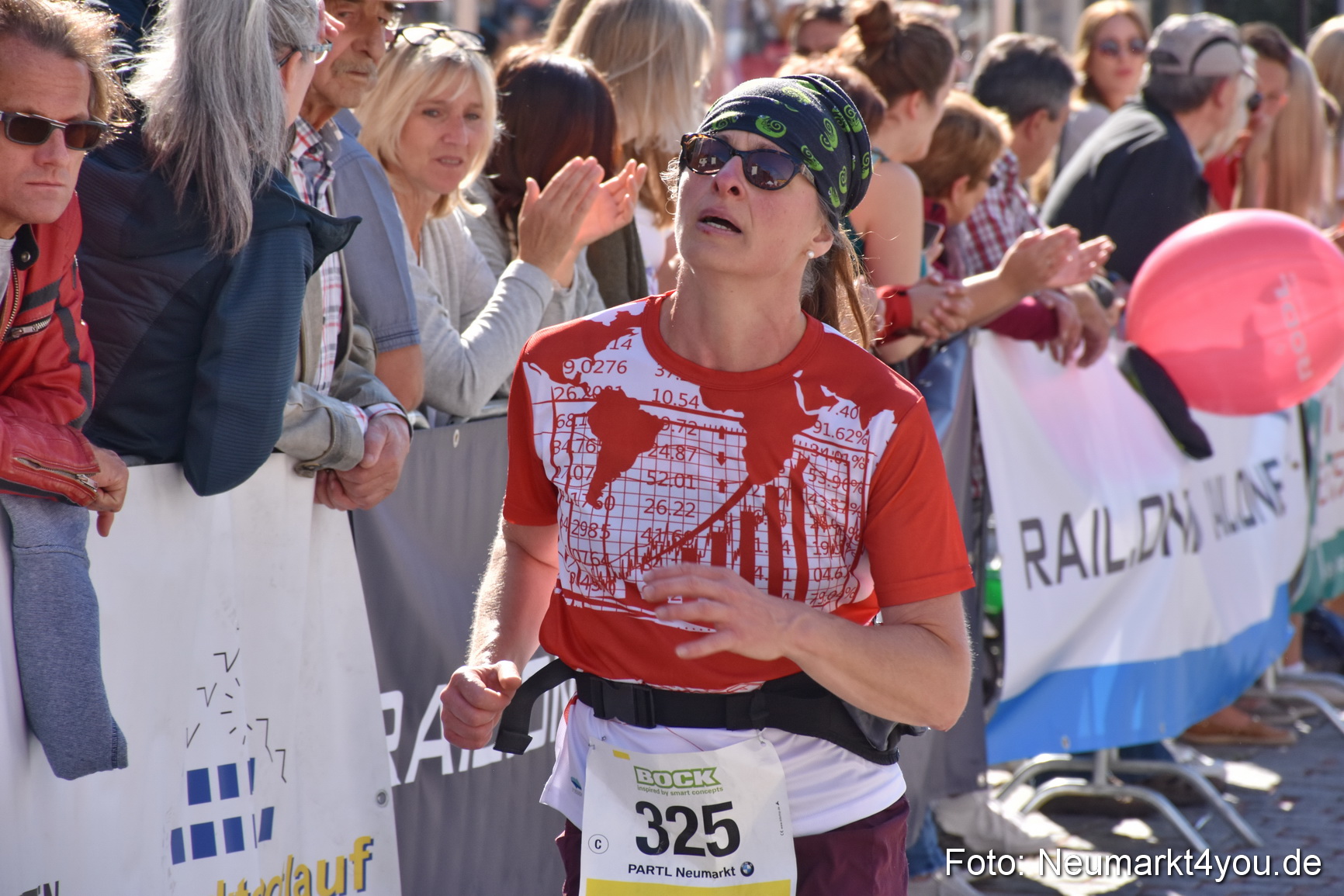 Zieleinlauf Stadtlauf Neumarkt 2018 0505