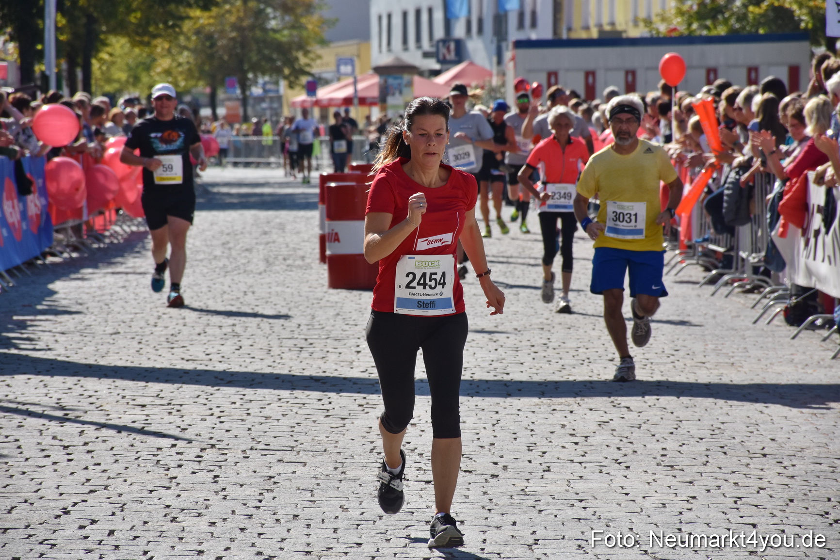 Zieleinlauf Stadtlauf Neumarkt 2018 0580