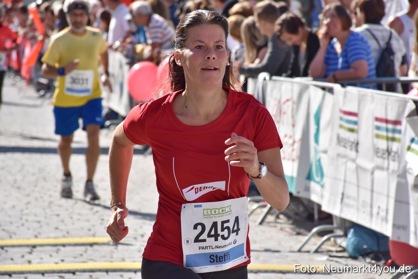Zieleinlauf Stadtlauf Neumarkt 2018 0581