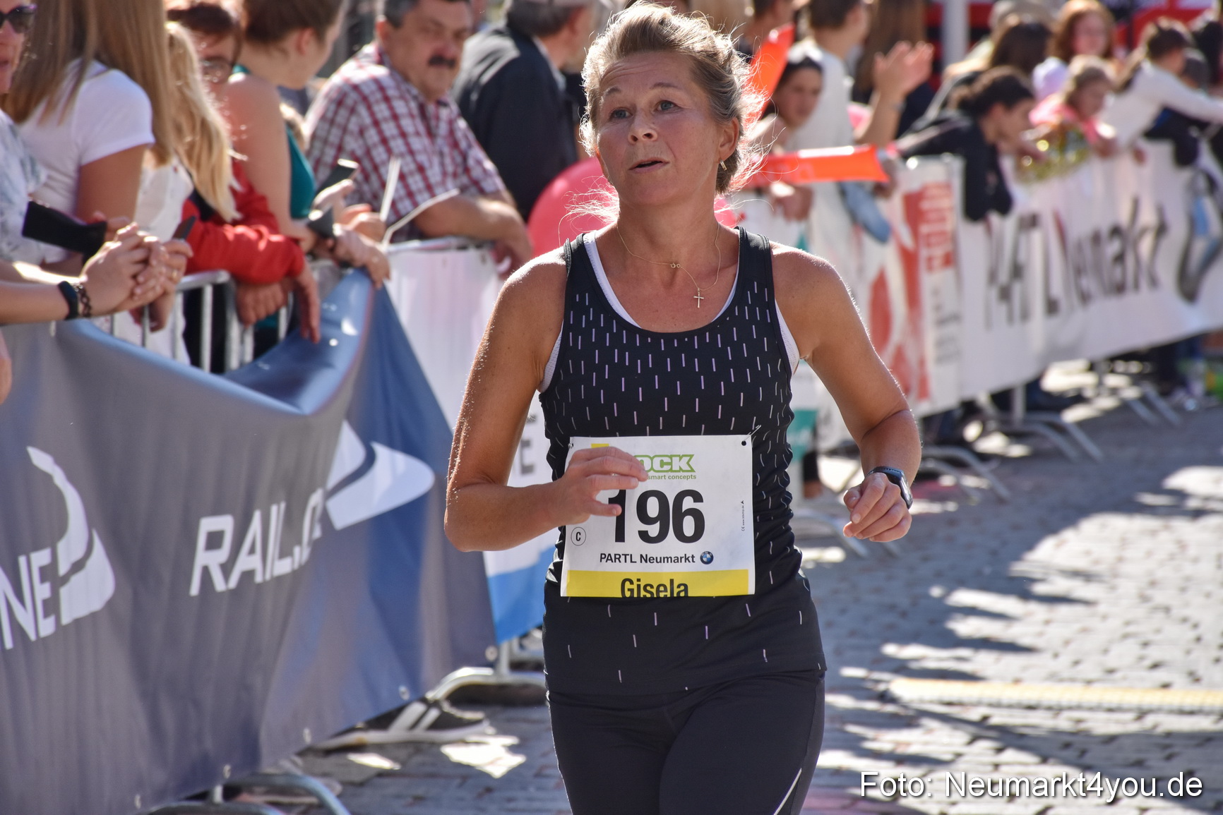 Zieleinlauf Stadtlauf Neumarkt 2018 0589