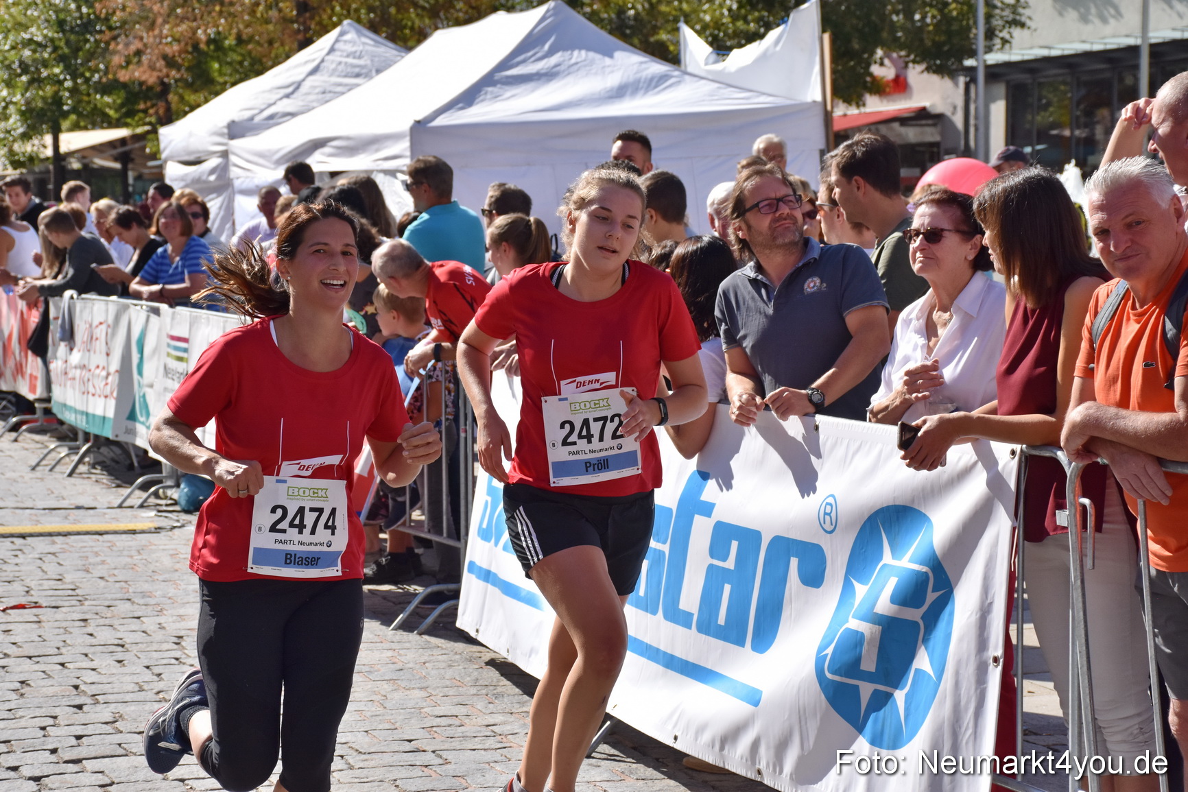 Zieleinlauf Stadtlauf Neumarkt 2018 0645