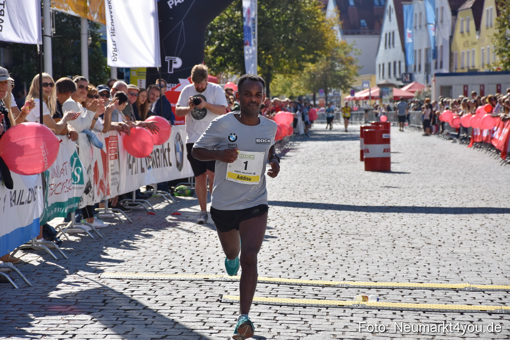 Zieleinlauf Stadtlauf Neumarkt 2018 0679