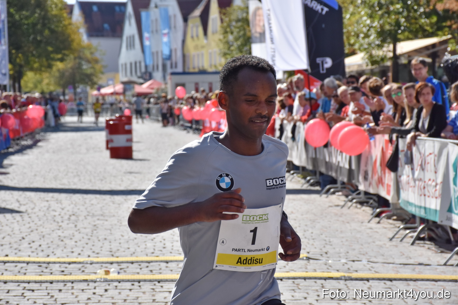 Zieleinlauf Stadtlauf Neumarkt 2018 0680