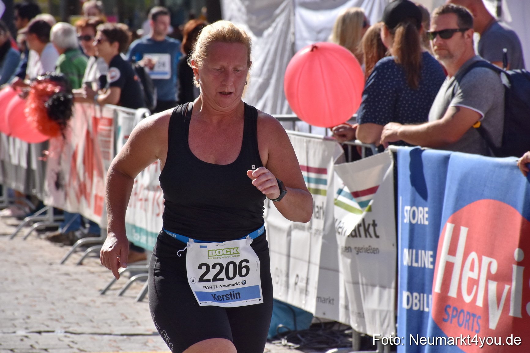 Zieleinlauf Stadtlauf Neumarkt 2018 0694