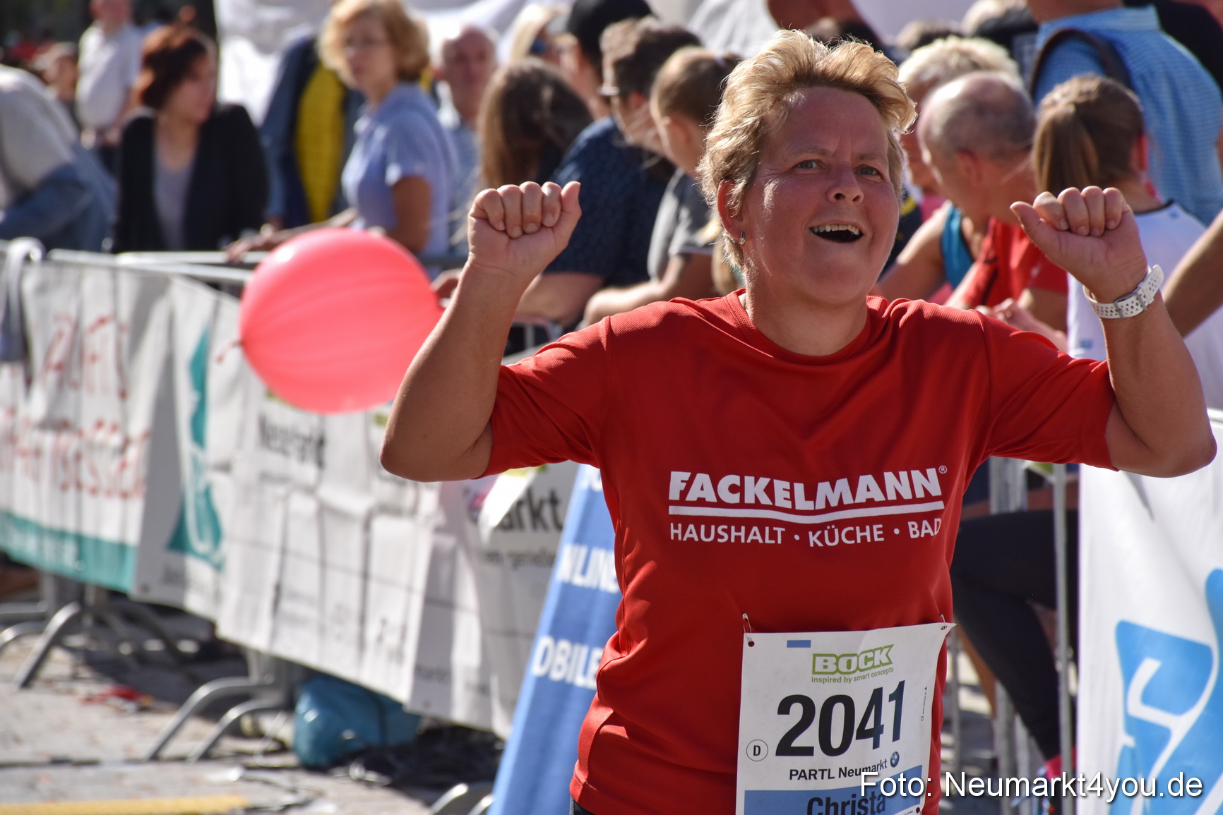 Zieleinlauf Stadtlauf Neumarkt 2018 0700