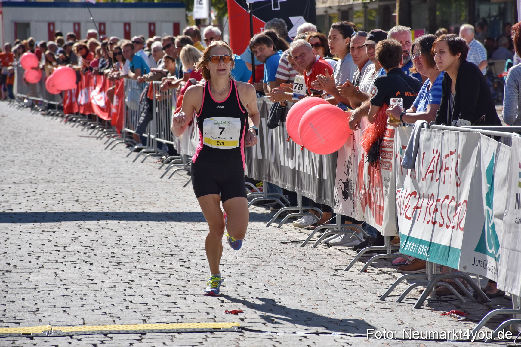 Zieleinlauf Stadtlauf Neumarkt 2018 0727