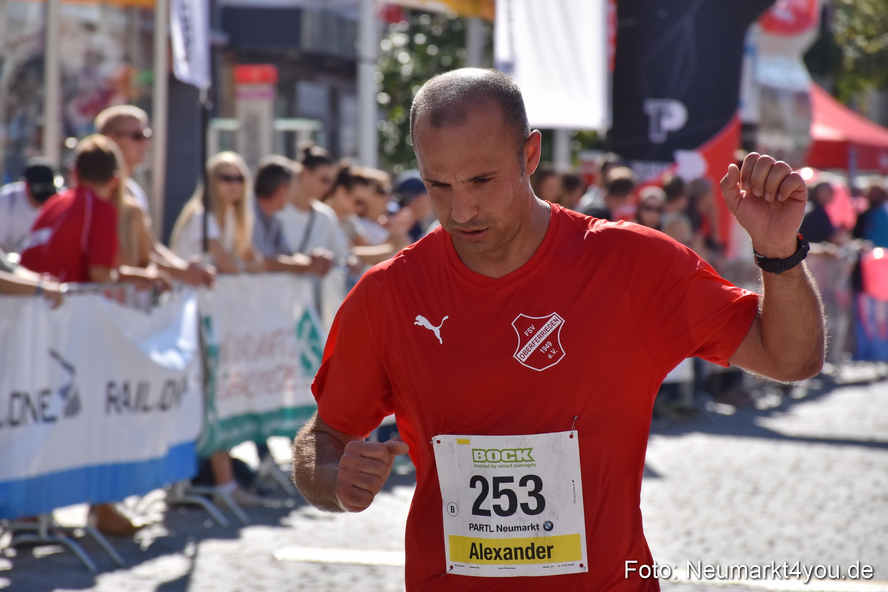 Zieleinlauf Stadtlauf Neumarkt 2018 0774