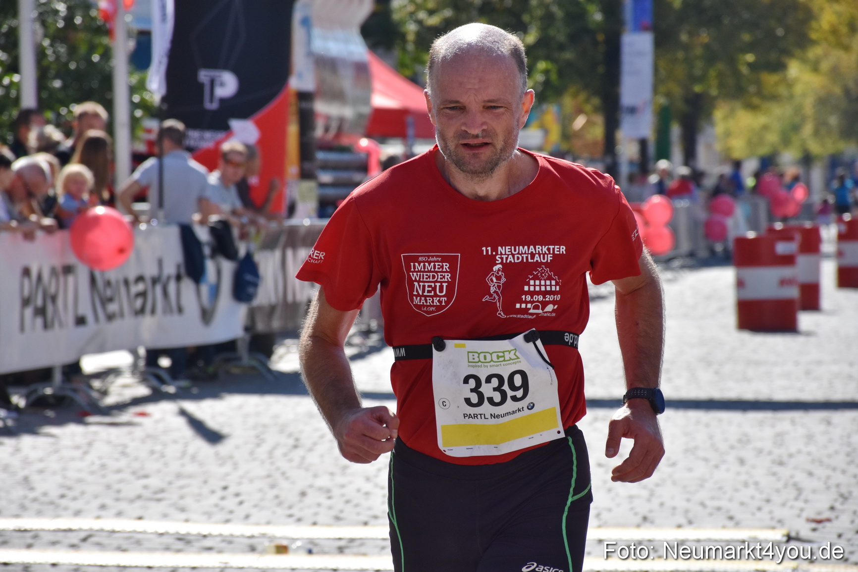 Zieleinlauf Stadtlauf Neumarkt 2018 0780