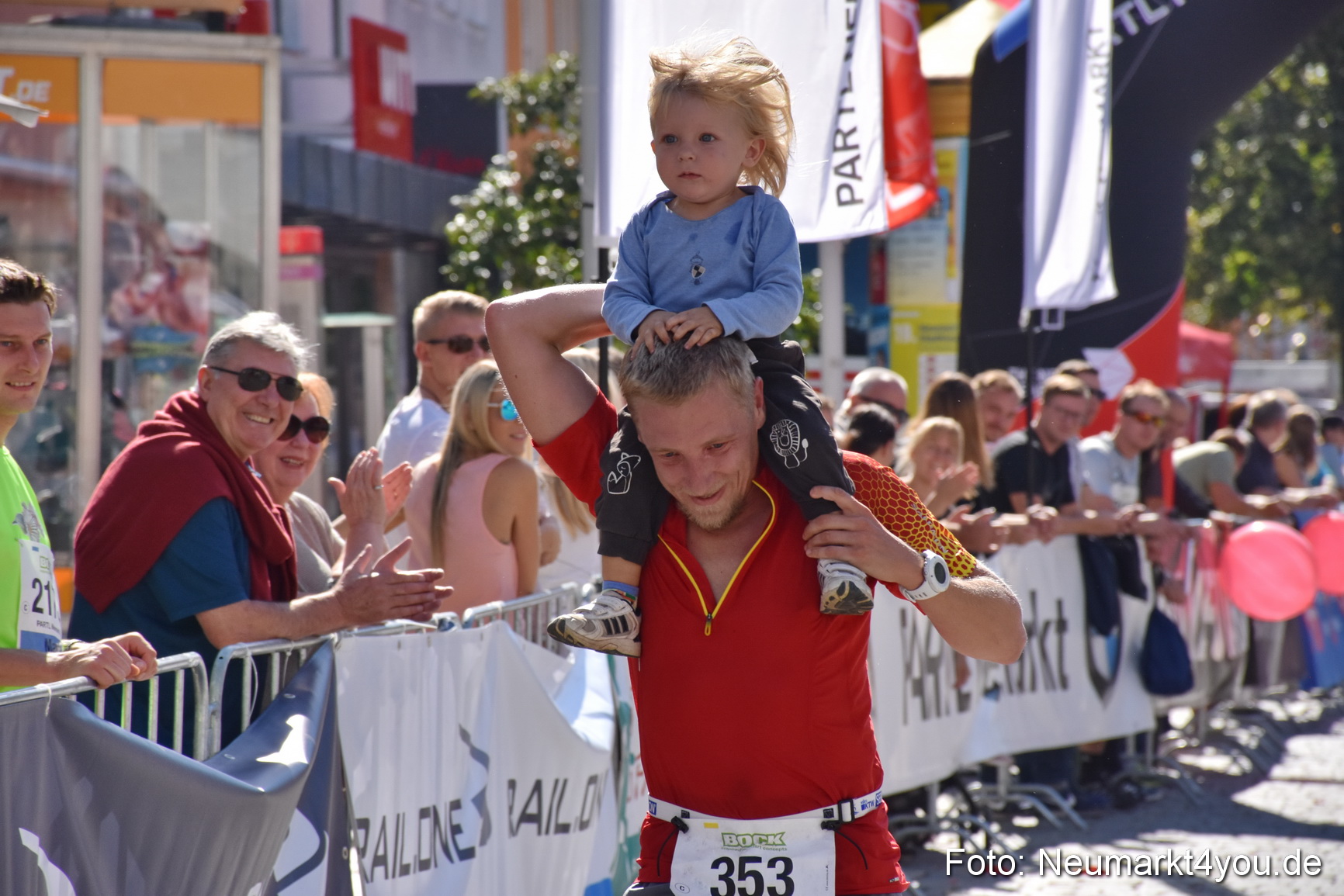 Zieleinlauf Stadtlauf Neumarkt 2018 0823