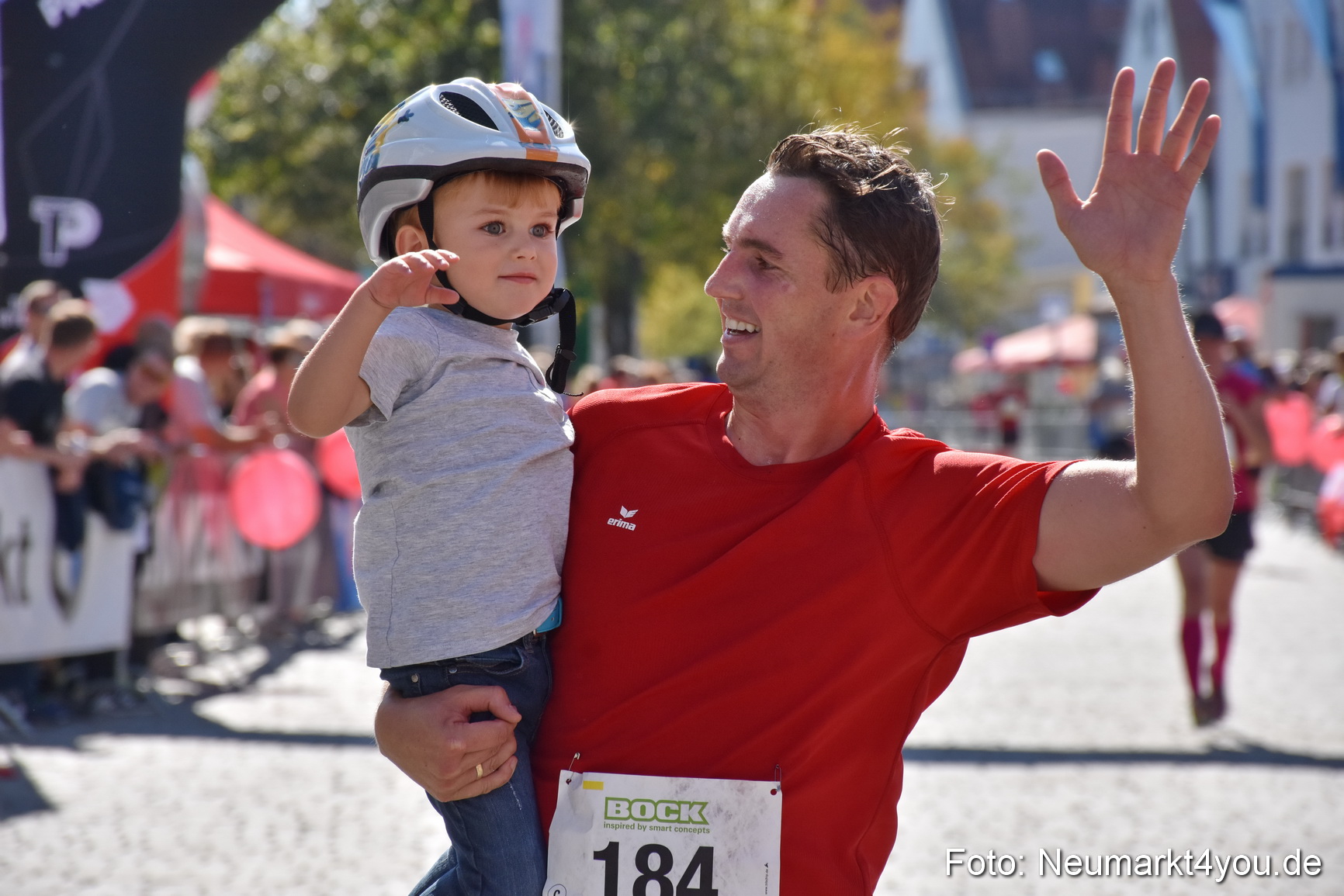 Zieleinlauf Stadtlauf Neumarkt 2018 0843