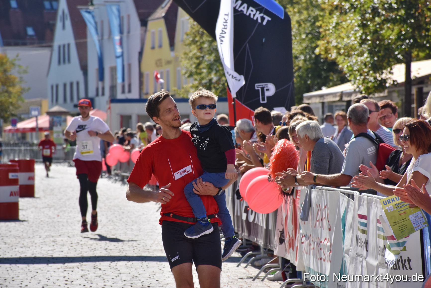 Zieleinlauf Stadtlauf Neumarkt 2018 0853