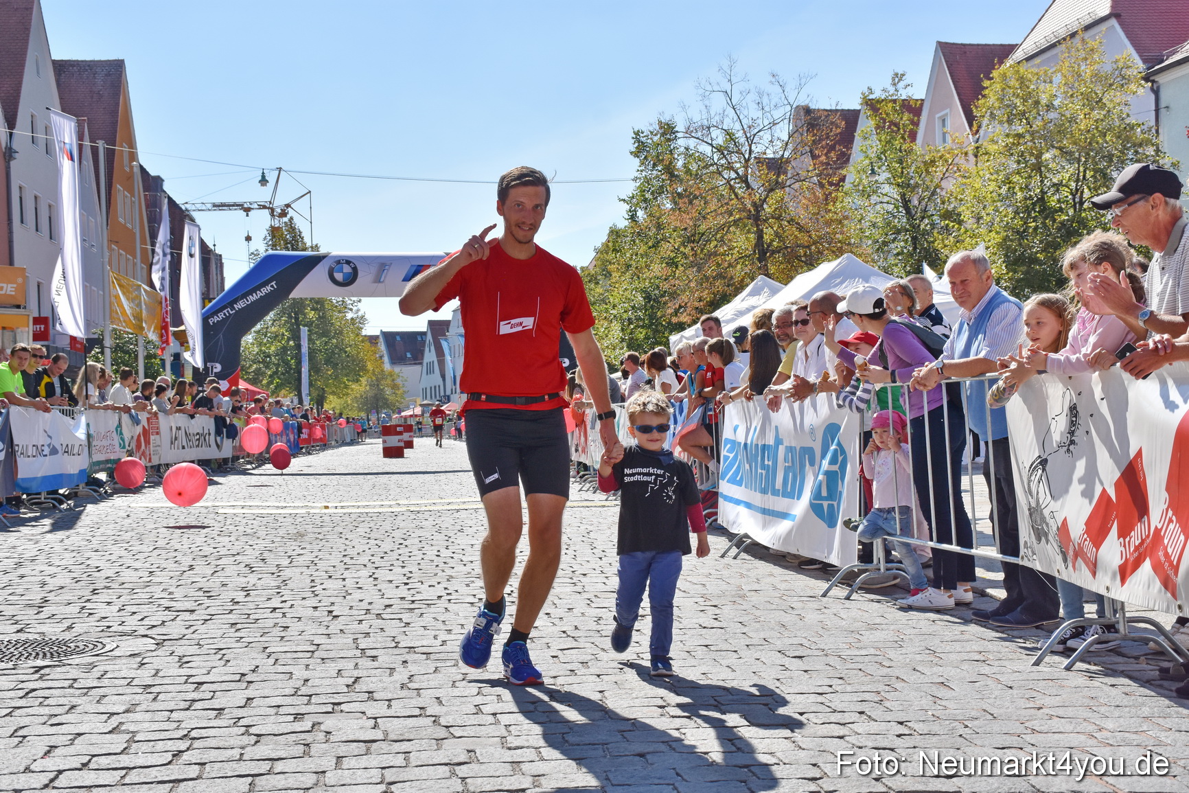 Zieleinlauf Stadtlauf Neumarkt 2018 0854
